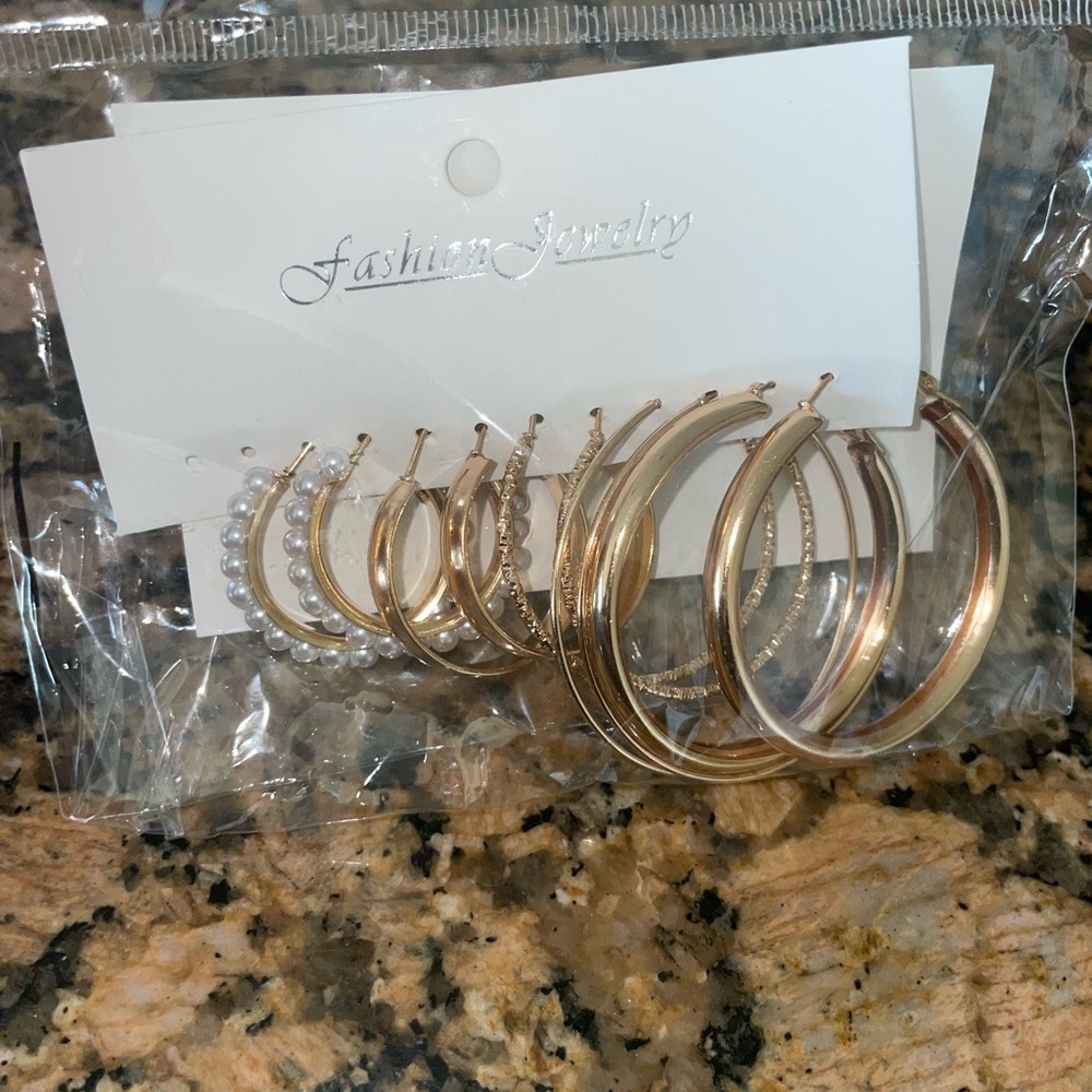Gold Hoop Earrings Set